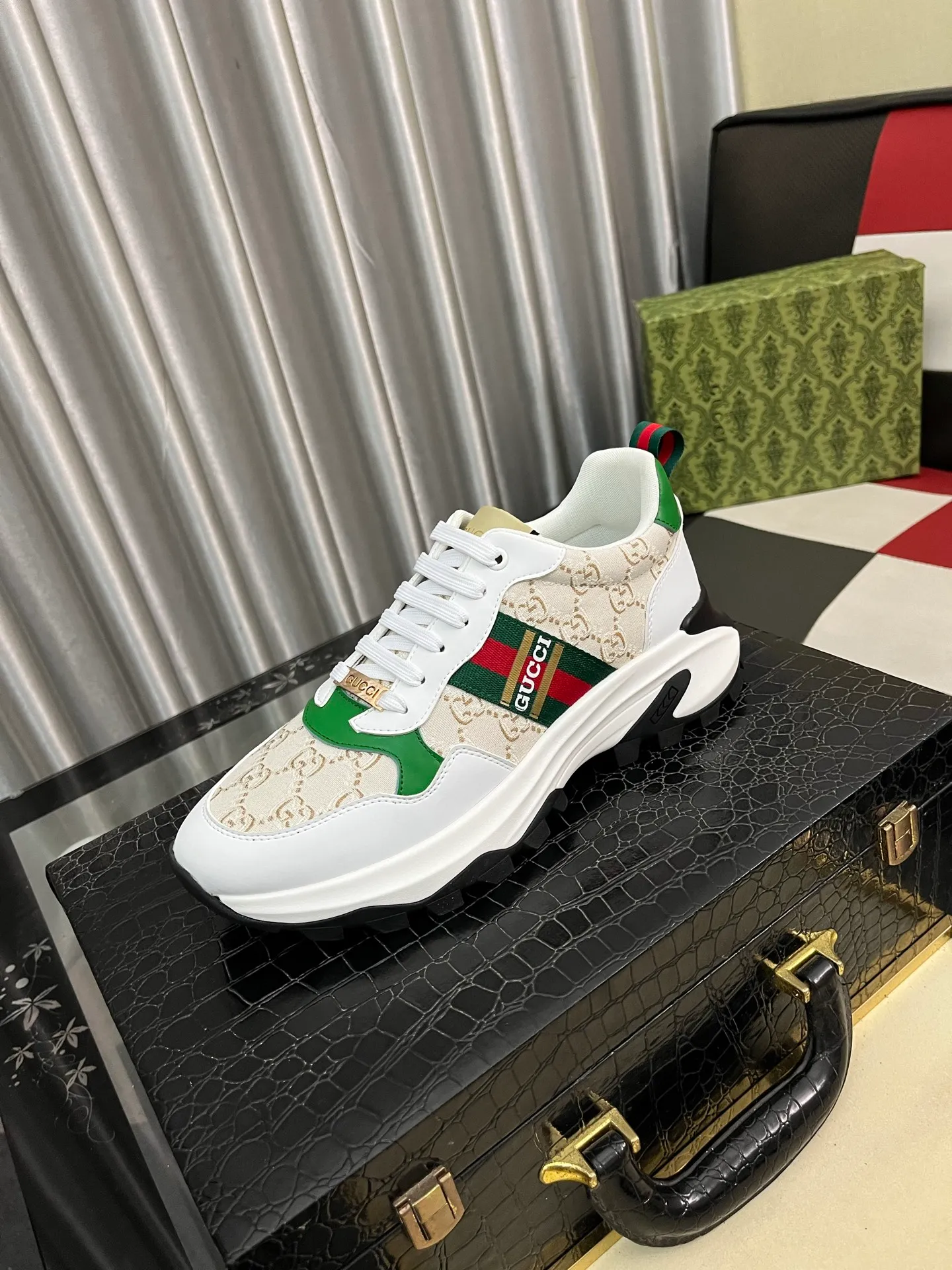 Men's shoes 💰458⌚️⌚️ Gucci •Gucci original quality. ~ Unique modern style sneakers. 🏃A must-have casual shoe for trendy men😍😍 Original brand imported from Italy, imported original leather, sheep lining (refuses to discolor and grind feet) Sole: Original sole provided by the original factory, French lazy style design ⚠️Fit to the feet, original quality attached, super comfortable original sole, code number: 38-444️⃣Colors available